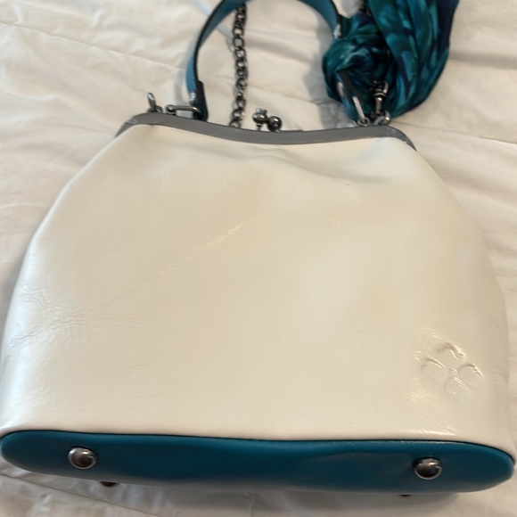 Patricia Nash - Picture 3 of 7